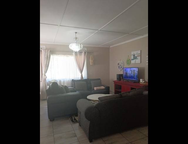 4 BEDROOM HOUSE FOR SALE IN NEW GERMANY